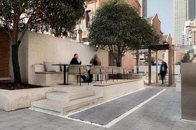 CHARCOHOL Restaurant & Bar by STUDIO8