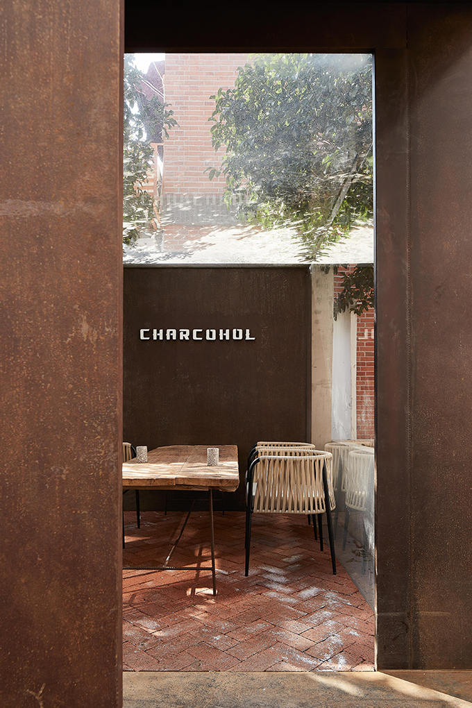 CHARCOHOL Restaurant & Bar by STUDIO8