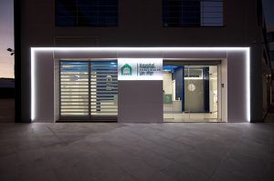 Hospital Veterinario del Mar by Vitale