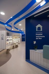 Hospital Veterinario del Mar by Vitale