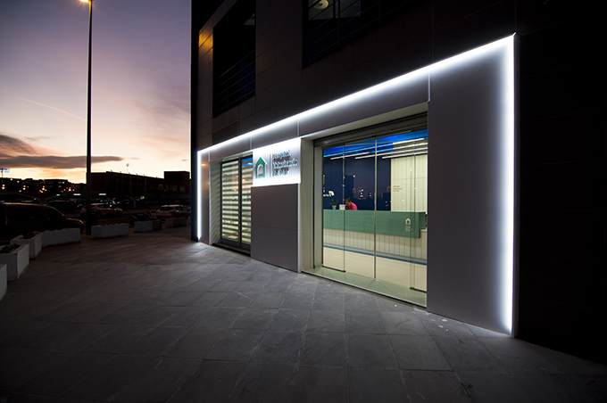 Hospital Veterinario del Mar by Vitale