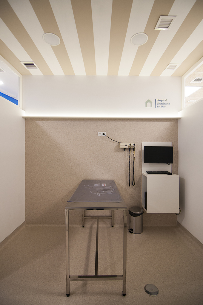 Hospital Veterinario del Mar by Vitale