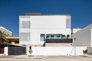 House in Mishref by Studio Toggle