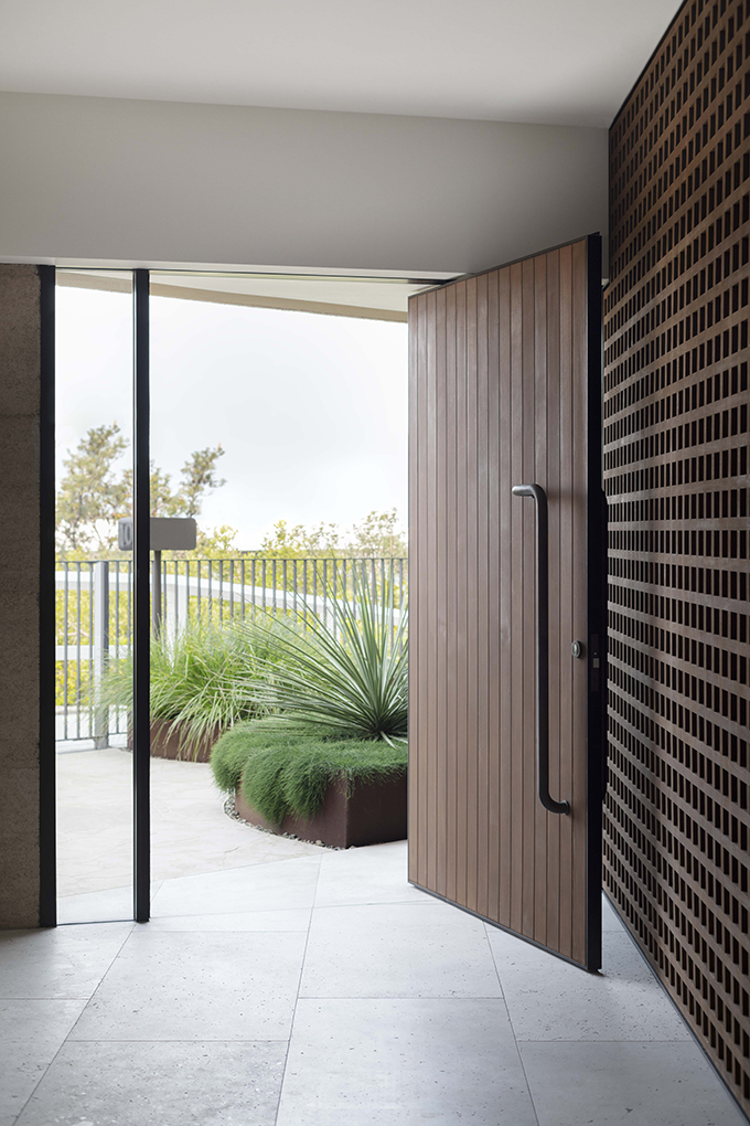 Pacific View Point by Luigi Rosselli Architects