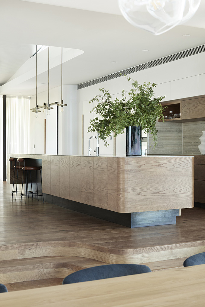 Pacific View Point by Luigi Rosselli Architects