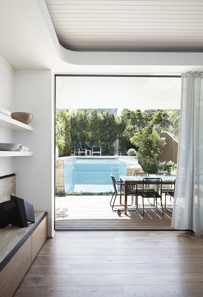 Pacific View Point by Luigi Rosselli Architects