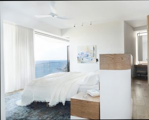 Pacific View Point by Luigi Rosselli Architects