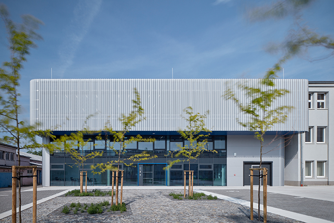 Pilana Karbid Manufacturing and Administrative Building by ellement architects