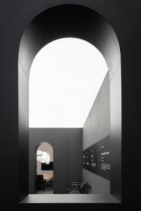 Yi's House Showroom by Peng & Partners