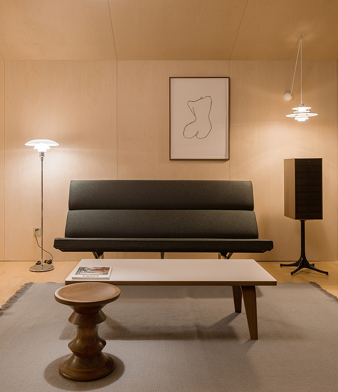 Yi's House Showroom by Peng & Partners