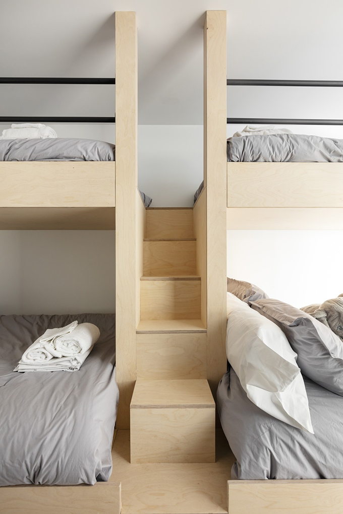 Cabin A by Bourgeois / Lechasseur architectes