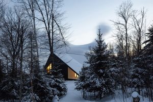 Cabin A by Bourgeois / Lechasseur architectes