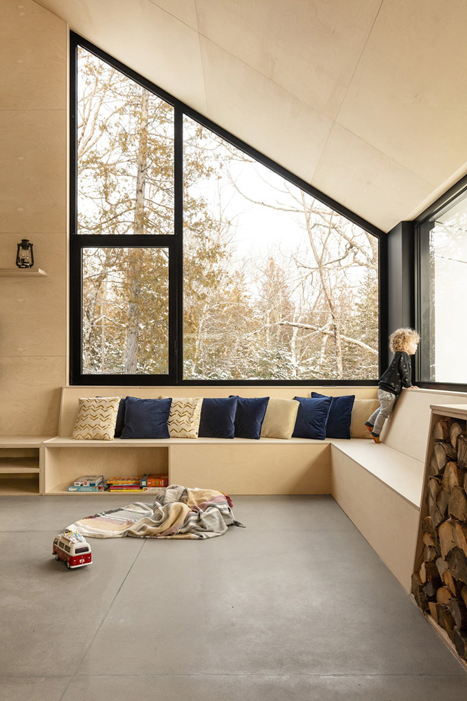 Cabin A by Bourgeois / Lechasseur architectes
