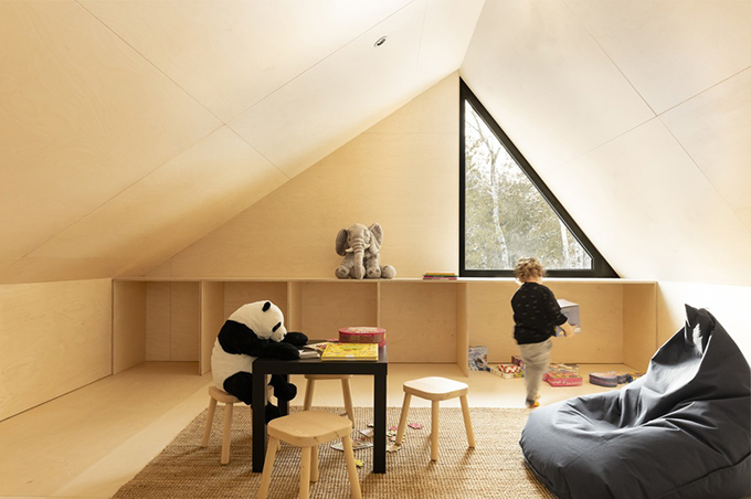 Cabin A by Bourgeois / Lechasseur architectes