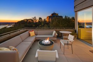 The multi-phased approach involved preserving as much of the exterior of the house as possible while re-envisioning the floor plans of each of the five floors for contemporary living.