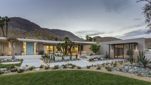 Thunderbird Heights Residence by Stuart Silk Architects