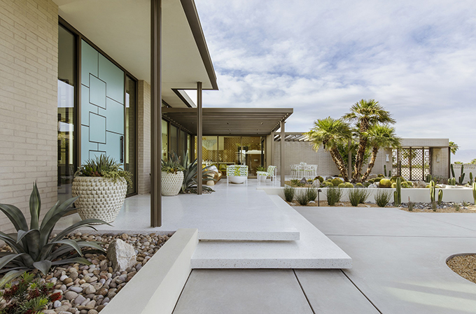 Thunderbird Heights Residence by Stuart Silk Architects