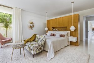 Thunderbird Heights Residence by Stuart Silk Architects