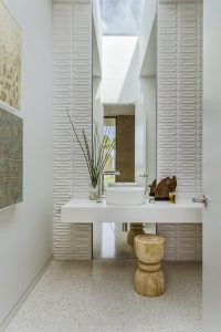 Thunderbird Heights Residence by Stuart Silk Architects