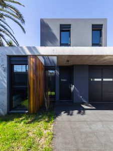 Torres House by Moirë Arquitectos