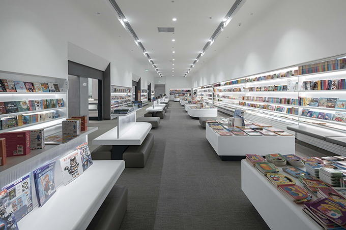 Fengdong E Pang Bookstore by Gonverge Interior Design