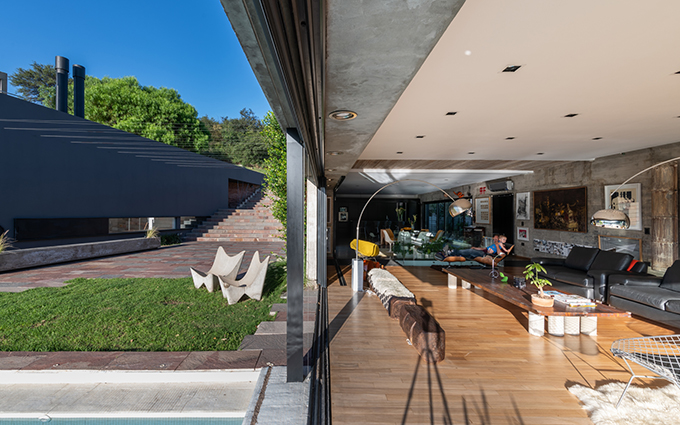 HOUSE Hidden in the Scenery by Bender Freiberg Arquitectos