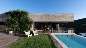 HOUSE Hidden in the Scenery by Bender Freiberg Arquitectos