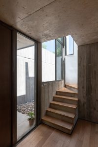 HOUSE IN VILLLA ALLENDE by Santiago Viale