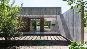 HOUSE IN VILLLA ALLENDE by Santiago Viale