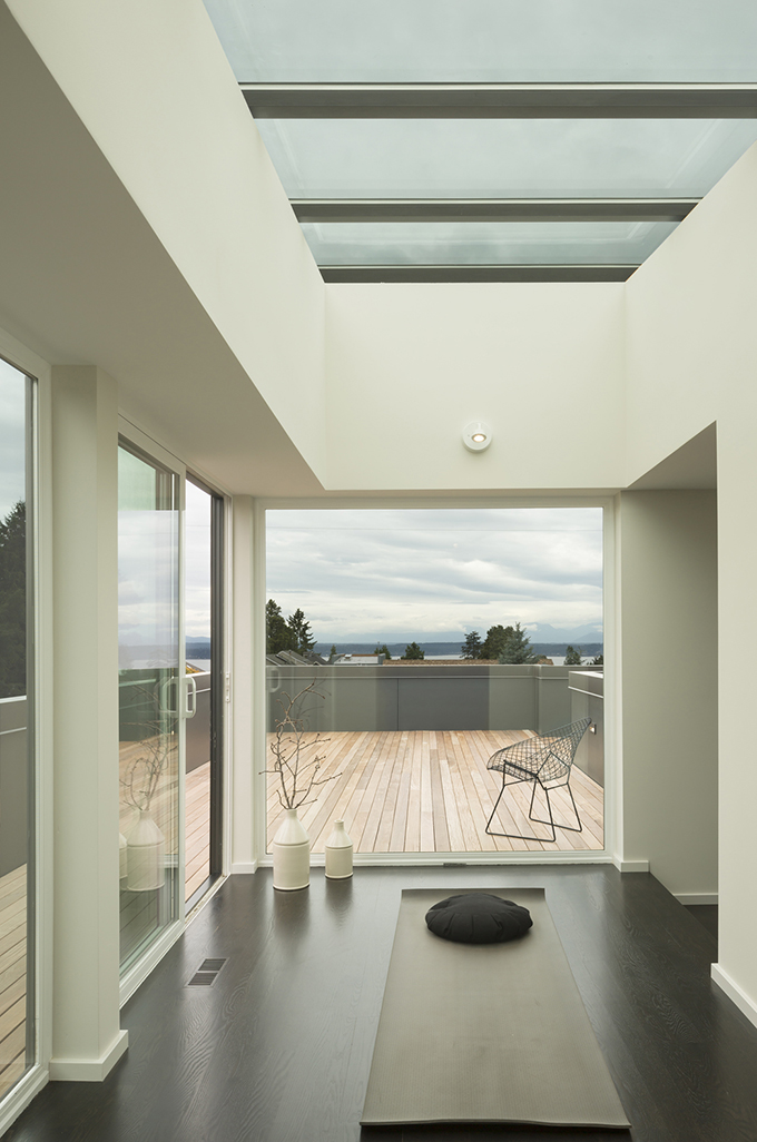 Magnolia Modern Residence by Rerucha Studio