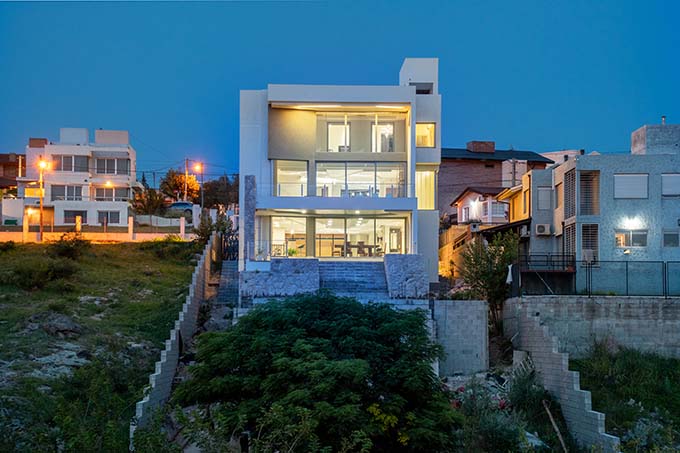 Casa FL by Castellino Arquitectos