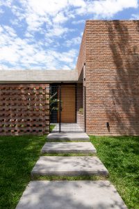 Casa LP.0405 by Nómade Arquitectura