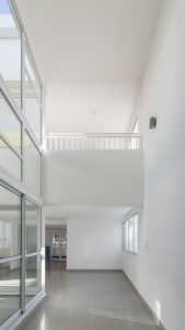 Garden No. 1207 Dr. Sara Faisal by Estudio VIC