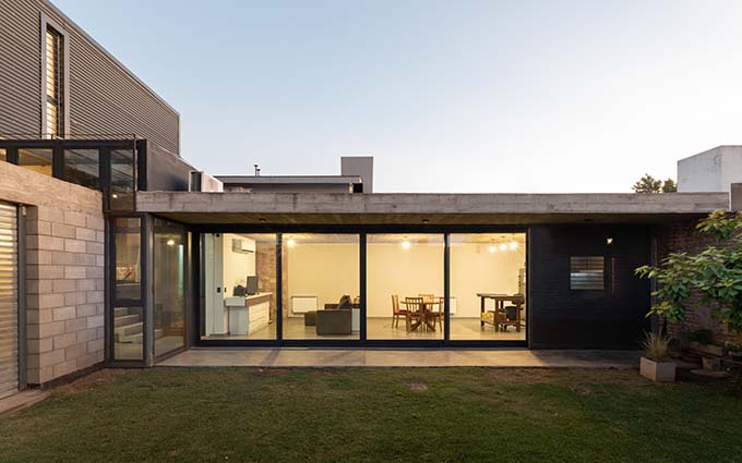 Casa Urrutia by Sol Blanc