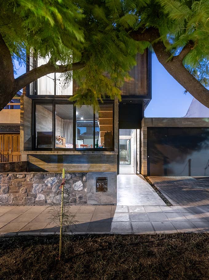 Casa Urrutia by Sol Blanc