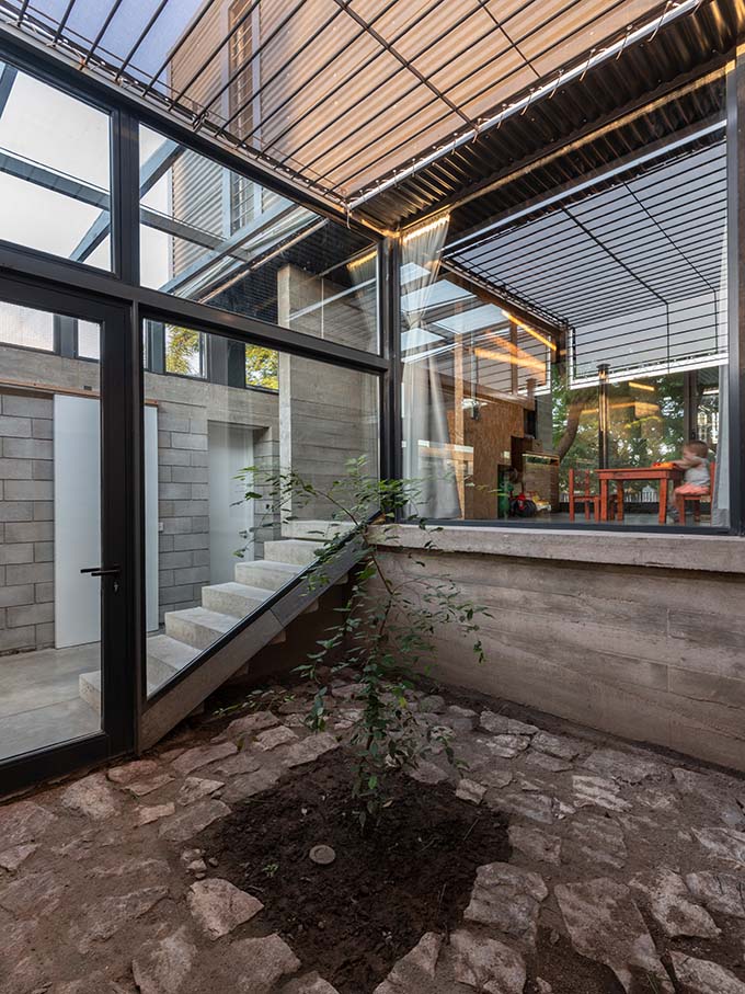 Casa Urrutia by Sol Blanc