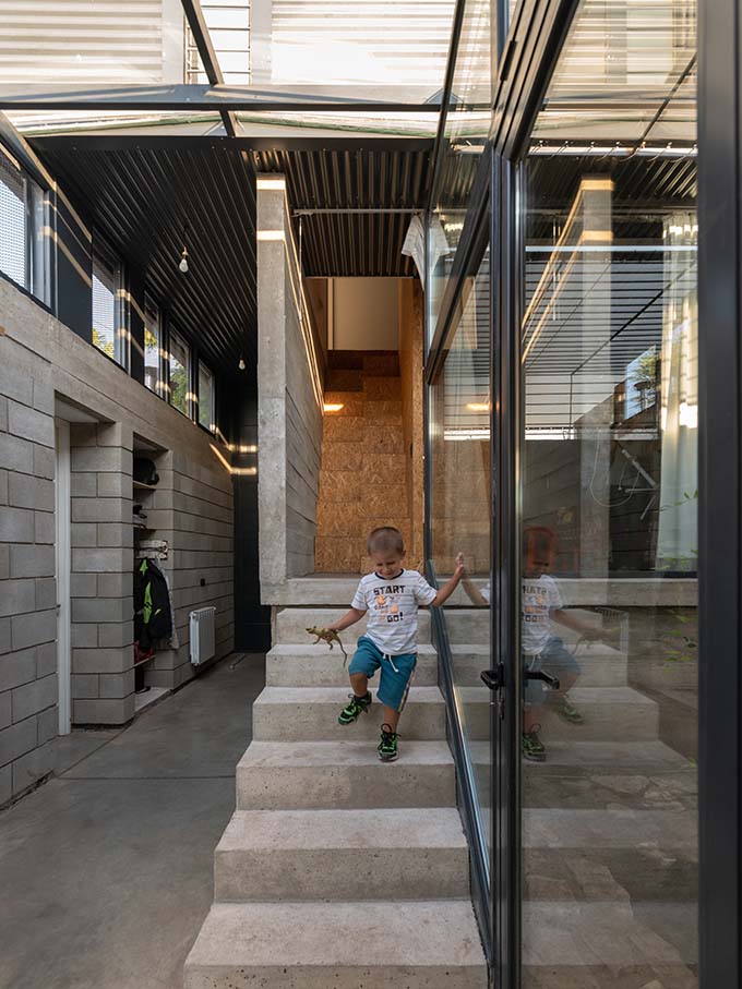 Casa Urrutia by Sol Blanc