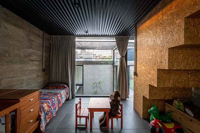 Casa Urrutia by Sol Blanc