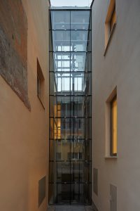 Gymnasium in a former Capuchin monastery by Atelier Tišnovka