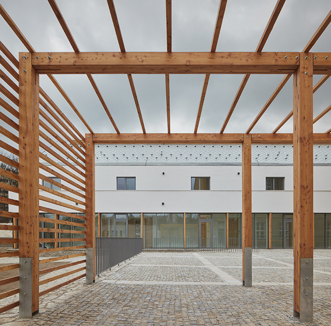 Gymnasium in a former Capuchin monastery by Atelier Tišnovka