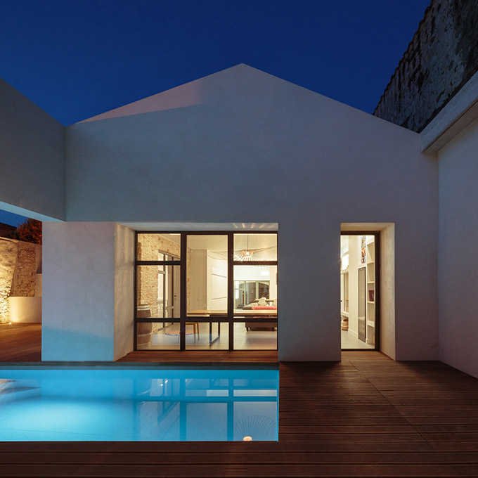 TRA House by (ma!ca) architecture