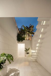 Beira Mar House by Paulo Martins