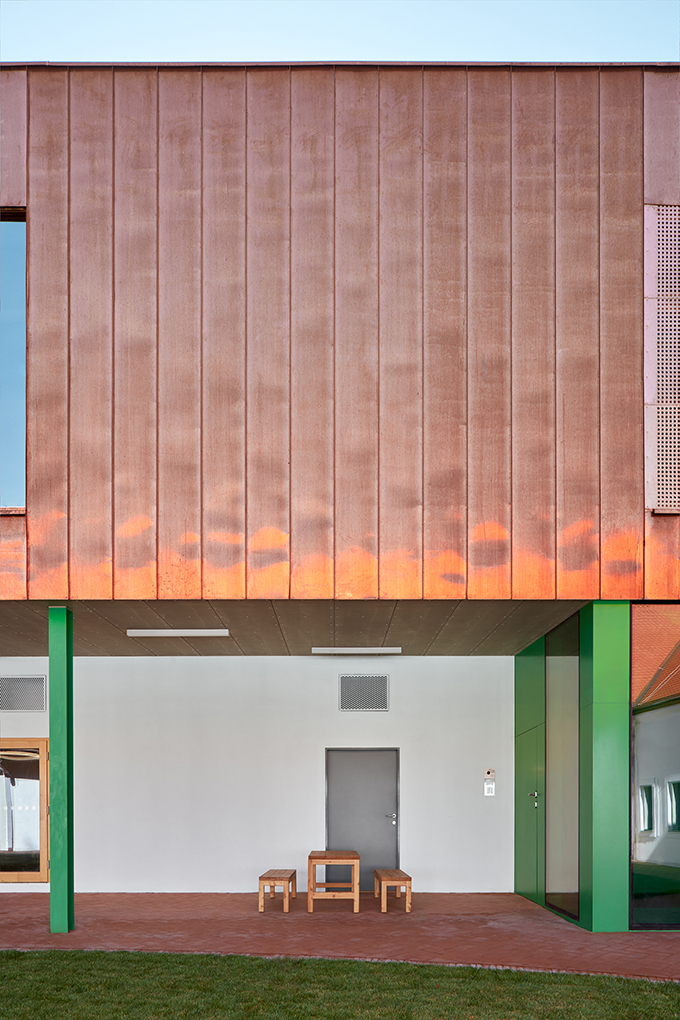 Elementary School Vřesovice by Public Atelier and FUUZE