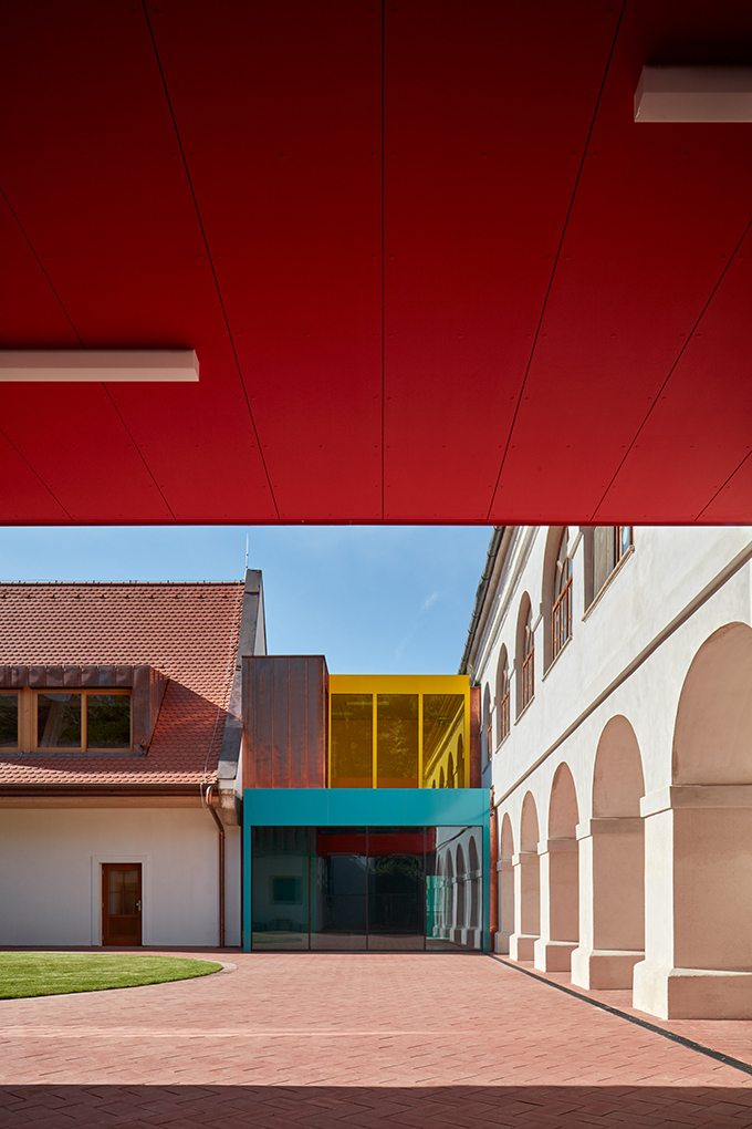 Elementary School Vřesovice by Public Atelier and FUUZE