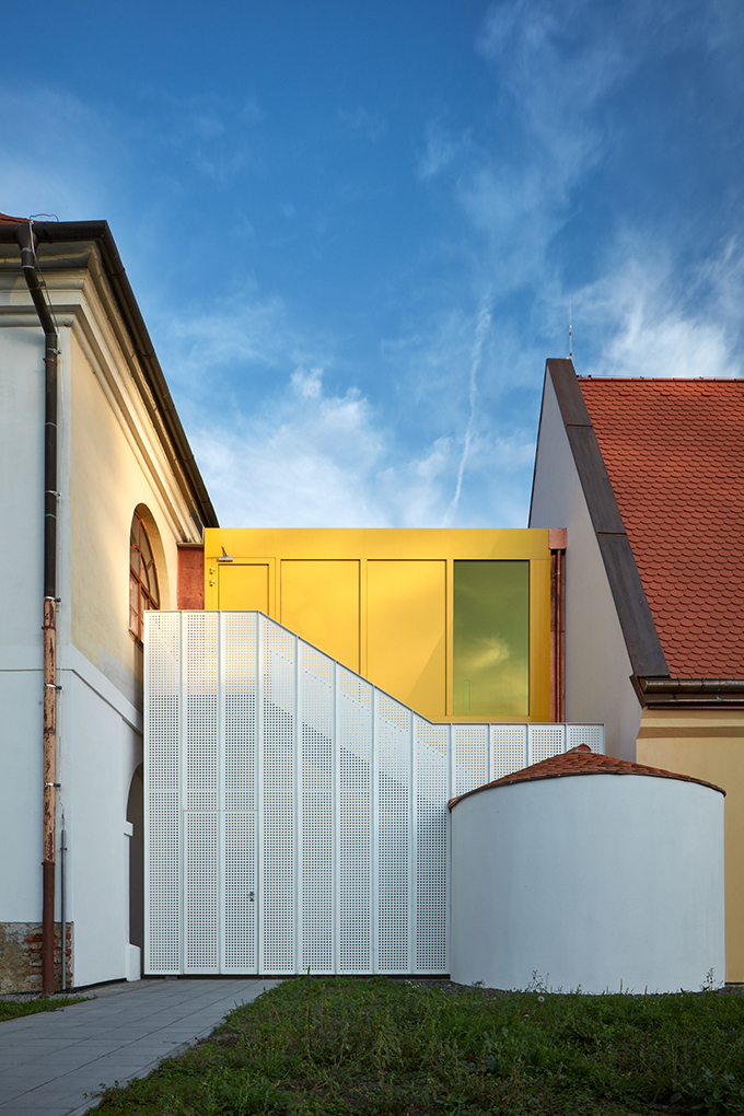 Elementary School Vřesovice by Public Atelier and FUUZE