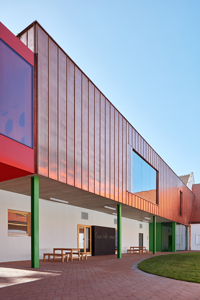 Elementary School Vřesovice by Public Atelier and FUUZE