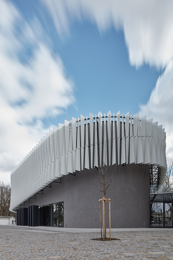 New Lecture Center VŠPJ by Qarta architektura