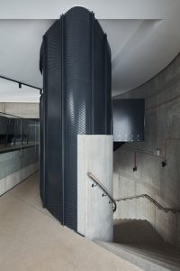 New Lecture Center VŠPJ by Qarta architektura