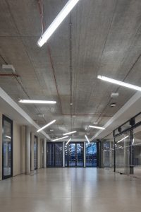 New Lecture Center VŠPJ by Qarta architektura