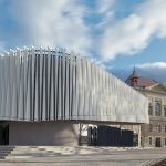 New Lecture Center VŠPJ by Qarta architektura